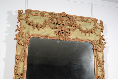Louis XV - Grand miroir baroque italien du XVIIIe siècle en bois et pastiglia laqué