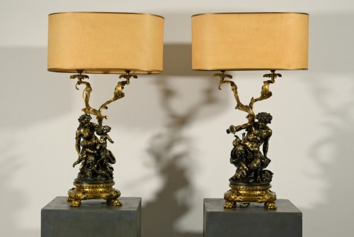 XIXe siècle - Paire de chandeliers en bronze montés à la lampe
