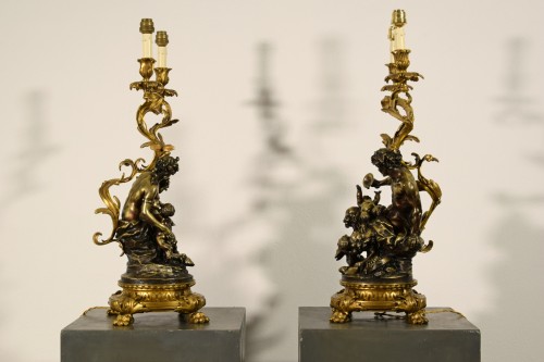 Paire de chandeliers en bronze montés à la lampe - 