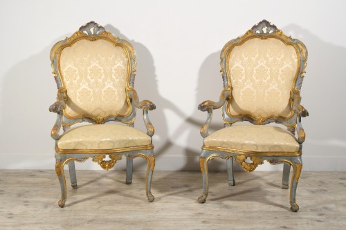 Seating  - 18th Century Pair of Venetian Lacquered ed Giltwood Armchairs 