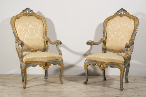 Antiquités - 18th Century Pair of Venetian Lacquered ed Giltwood Armchairs 