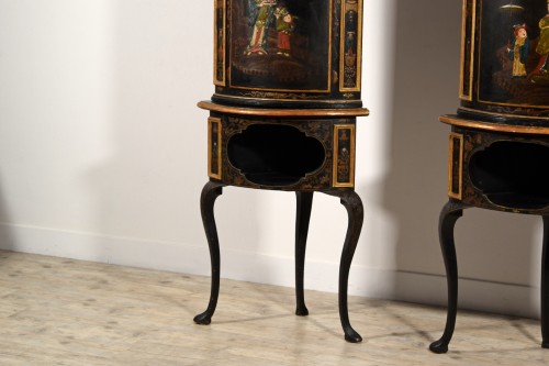 Antiquités - 18th Century, Pair of Italian Rococo Chinoiserie Lacquered Wood Corner Cabi