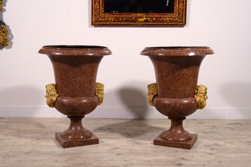 Objet de décoration Cassolettes, coupe et vase - Paire de vases en bronze laqué faux porphyre, Rome XXe siècle