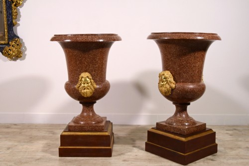 Paire de vases en bronze laqué faux porphyre, Rome XXe siècle - Brozzetti Antichità