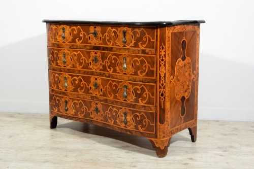 Commode en placage et marqueterie, Piémont 1ere moitié du XVIIIe siècle - Brozzetti Antichità