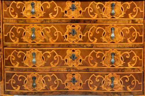 Transition - Commode en placage et marqueterie, Piémont 1ere moitié du XVIIIe siècle