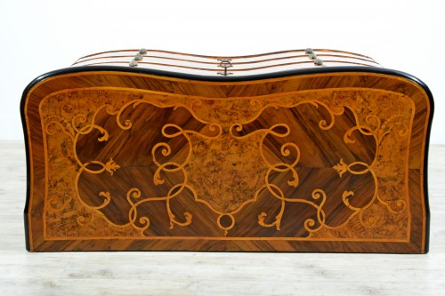 Antiquités - Commode en placage et marqueterie, Piémont 1ere moitié du XVIIIe siècle