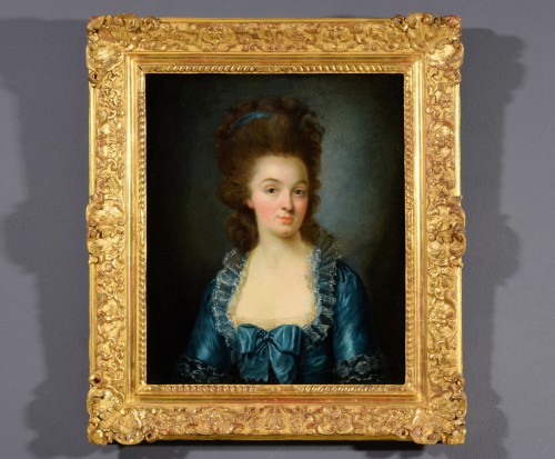 Portrait d’une jeune femme en robe bleue, France fin du XVIIIe siècle - Tableaux et dessins Style Louis XV