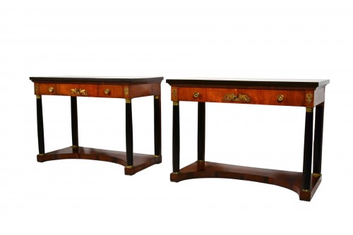 Paire de grandes consoles Empire en bois laqué, Toscane, début du XIXe siècle