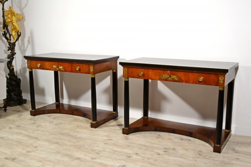 XIXe siècle - Paire de grandes consoles Empire en bois laqué, Toscane, début du XIXe siècle