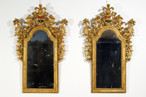 Paire de miroirs en bois sculpté et doré, Vénétie,XVIIIe siècle - Miroirs, Trumeaux Style Louis XV