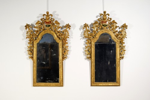 Miroirs, Trumeaux  - Paire de miroirs en bois sculpté et doré, Vénétie,XVIIIe siècle