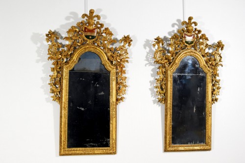 XVIIIe siècle - Paire de miroirs en bois sculpté et doré, Vénétie,XVIIIe siècle