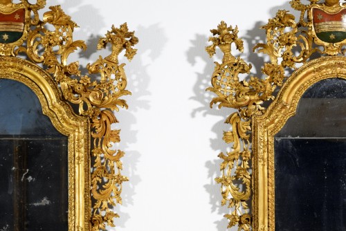 Antiquités - Paire de miroirs en bois sculpté et doré, Vénétie,XVIIIe siècle
