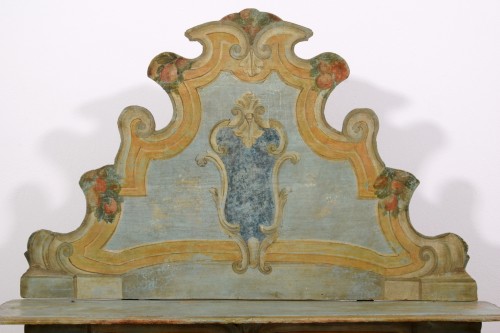Antiquités - First Half 18th Century, Italian Lacquered Wood Bench