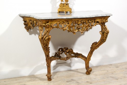 Console en bois sculpté et doré, Italie, époque Barocchetto milieu du XVIIIe siècle - Louis XV