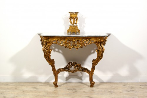 Antiquités - Console en bois sculpté et doré, Italie, époque Barocchetto milieu du XVIIIe siècle