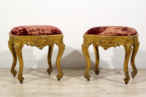 Sièges Canapé & Mobilier de Salon - Paire de tabourets baroques en bois sculpté et doré, France XVIIe siècle