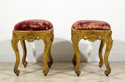 Régence - Paire de tabourets baroques en bois sculpté et doré, France XVIIe siècle