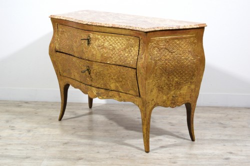  - Baroque chest of drawers in carved and gilded wood, Sicily, mid-18th centur