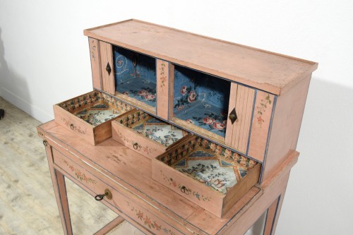 Antiquités - Bonheur du jour en bois laqué, Italie fin du XVIIIe siècle