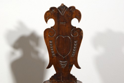 Antiquités - Two walnut stools, Tuscany early 18th century