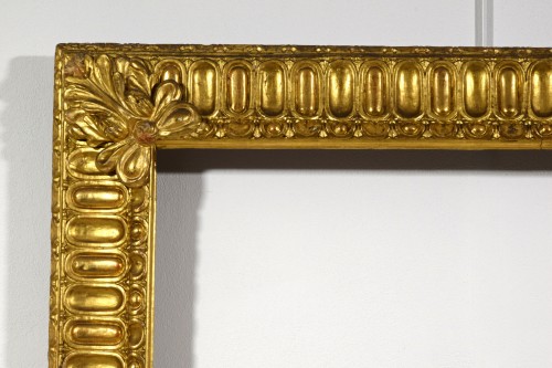 Louis XV - Paire de miroirs en bois sculpté et doré, Toscane milieu du XVIIIe siècle