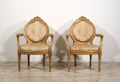 Pair of Neoclassical armchairs, lacquered gilt wood, Italy 18th century - Seating Style Louis XVI