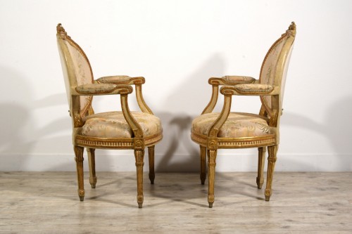 Antiquités - Pair of Neoclassical armchairs, lacquered gilt wood, Italy 18th century