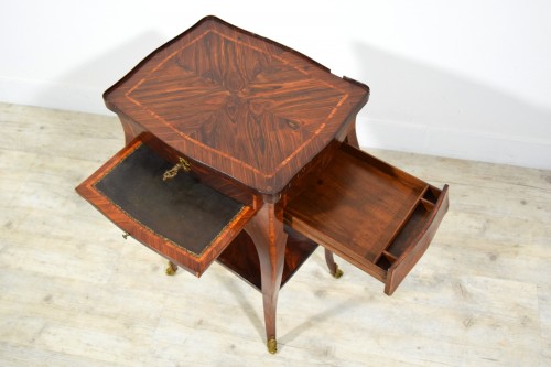 Antiquités - Center table in veneered wood, Genoa, Barocchetto period, mid 18th century