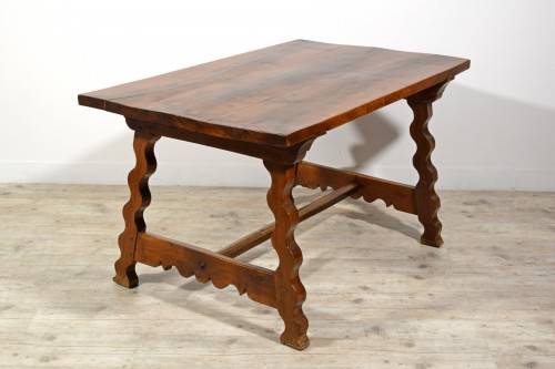 Antiquités - Carved Solid Walnut Side Table, Northern Italy Late 17th Century