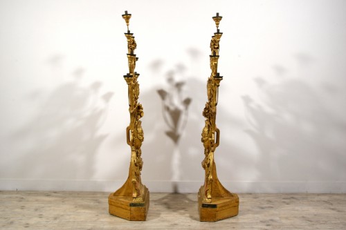 Antiquités - 18th century, Pair of Italian Neoclassical Giltwood Floor Candelabra