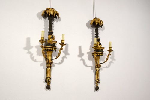 Paire d’appliques en bois laqué et doré, Toscane début 20e siècle - 