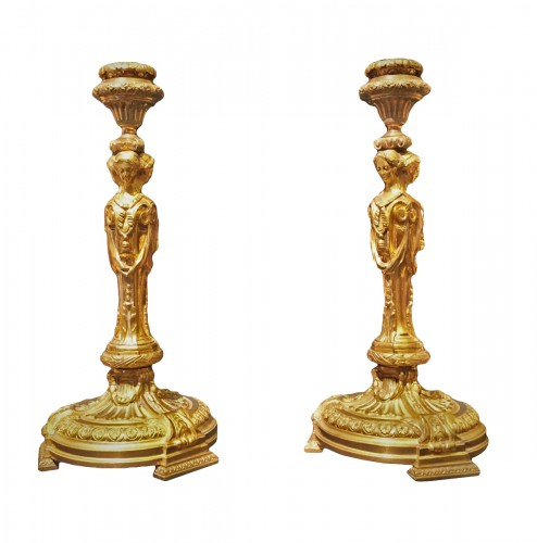 19th Century, Pair of French Git Bronze Candlesticks with Vestals 