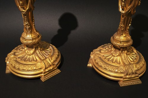 19th Century, Pair of French Git Bronze Candlesticks with Vestals  - 