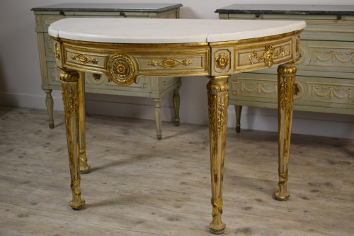 18th Century, Italian Neoclassical HalfMoon Lacquered and Gilt Wood Console - 