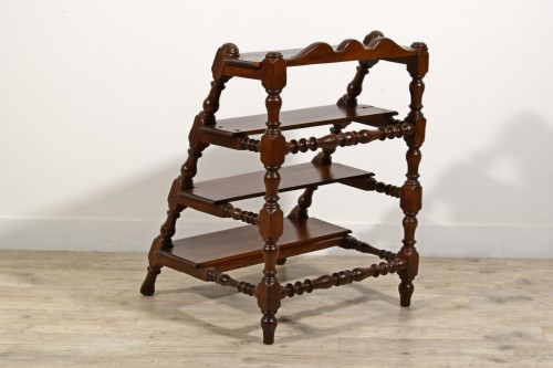 18th Century, Italian Walnut Four Steps Staircase  - 