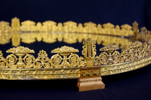 Antiquités - Surtout de table en bronze ciselé doré, France début XIXe siècle