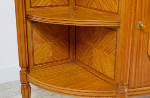 19th century - 19th Century English Satinwood Cabinet