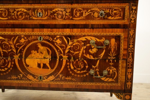 Louis XVI - Commode néoclassique marquetée, plateau en marbre, Italie, fin XVIIIe siècle