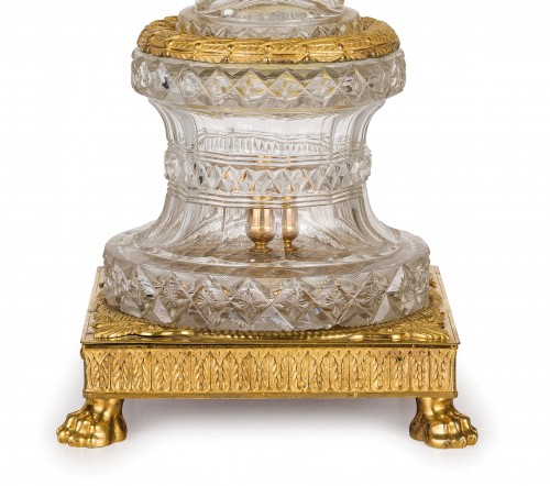 Verrerie, Cristallerie  - Vase central en cristal meulé et bronze doré, France, début XIXe siècle
