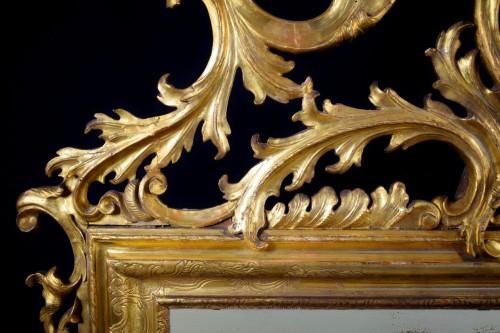 Antiquités - 18th Century Venetian Carved and Gilt Wood Mirror