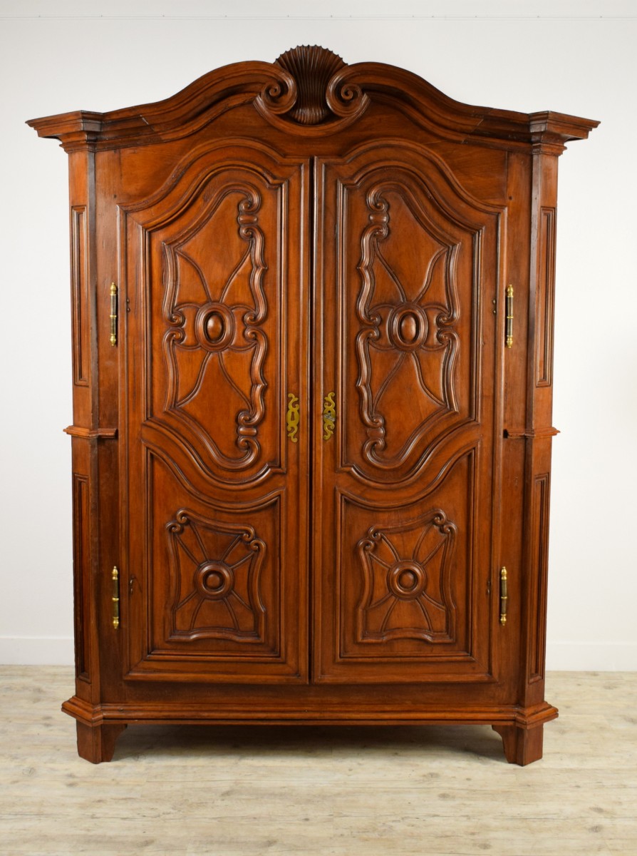 Armoire En Bois De Noyer Massif Italie Xviiie Siecle N 83321