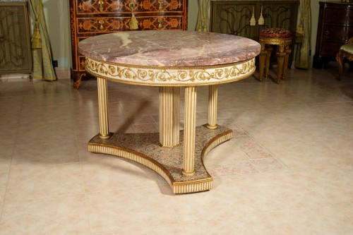 Furniture  - 18th century, Italian Neoclassical Round Lacquered Wood Center Table 