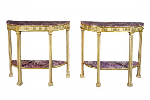 18th Century, Pair Of Italian Neoclassical Lacquered And Giltwood Consoles 