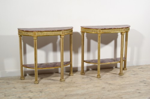 18th Century, Pair Of Italian Neoclassical Lacquered And Giltwood Consoles  - 