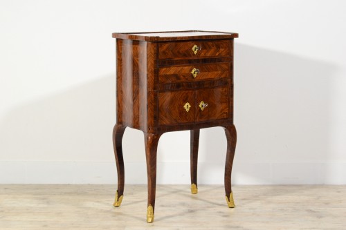 Meuble chiffonier en bois de violette - Italie, Turin XVIIe siècle - Louis XV