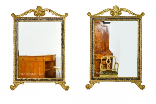 18th Century, Pair Of Italian Neoclassical Carved And Gilded Wood Mirrors