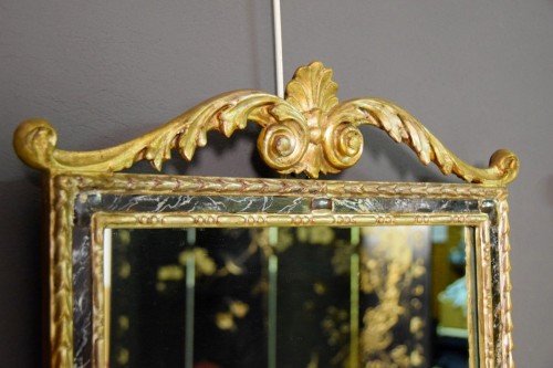 Antiquités - 18th Century, Pair Of Italian Neoclassical Carved And Gilded Wood Mirrors