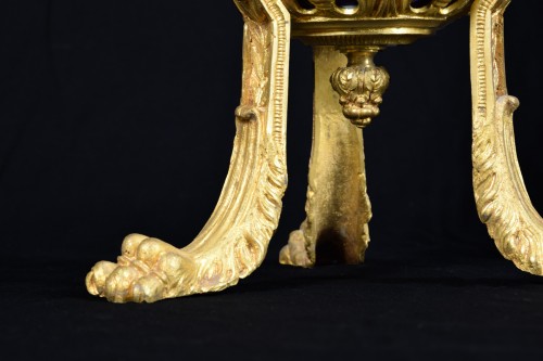 Antiquités - Vase en porcelaine monté sur métal ciselé doré, XIXe Siècle